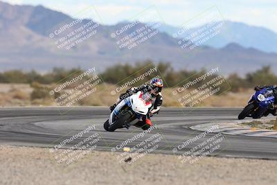 media/Nov-16-2025-Race Pace (Sun) [[8c5fa54630]]/Non Verified Riders (1st 20 Minutes)/5-Turn 15 (110pm)/